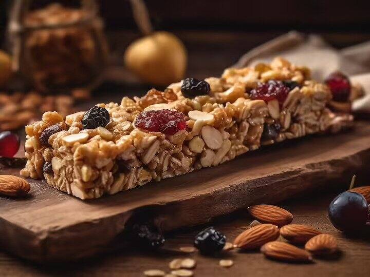 Foods For Eyesight: बुढ़ापे में भी तेज रहेगी आंखों की रोशनी... अभी से ही खाना शुरु कर दें ये चीजें