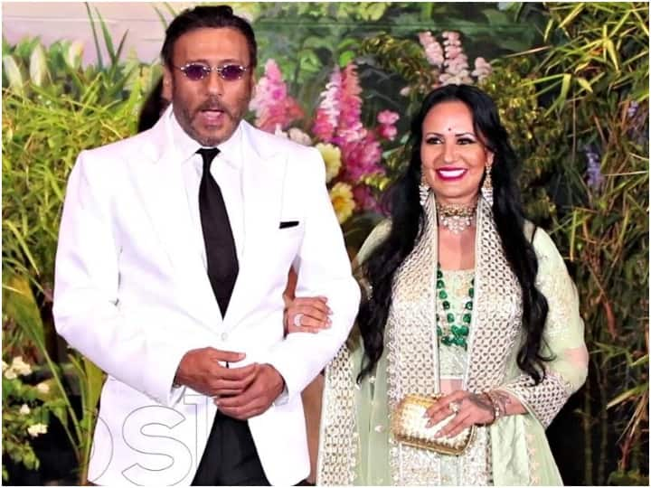 Jackie Shroff Love Story: सौतन का साथ मंजूर और चॉल में बिखेरा नूर, रईस परिवार छोड़ ऐसे जैकी की हुई थीं आयशा