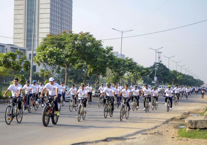 ক্রমশ বদলে যাচ্ছে জলবায়ু। আর তার প্রভাব পড়ছে কৃষি থেকে শিল্প সর্বত্র। বাড়ছে দূষণও