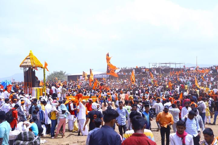 शिवराज्याभिषेक दिनाचा मुख्य सोहळा किल्ले रायगडावर संभाजीराजे छत्रपती यांच्या उपस्थितीत संपन्न झाला.