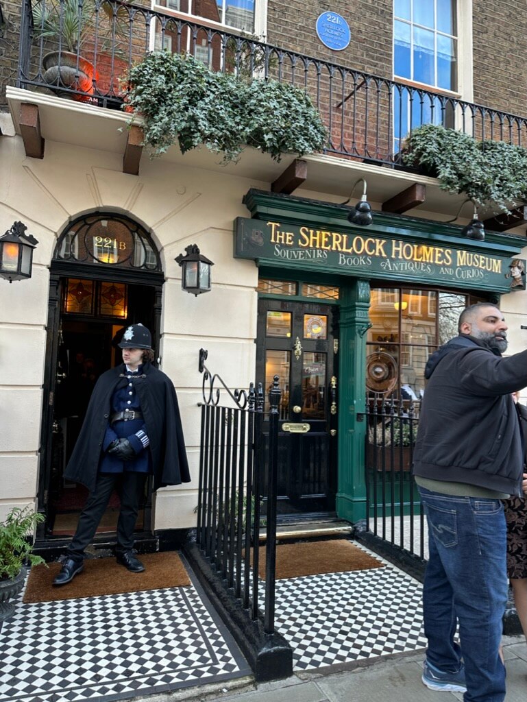 London Tour : 'বাগানে নেমে এসে দেখি এক কোণে বসে মিটিমিটি হাসছেন আমাদের রবীন্দ্রনাথ