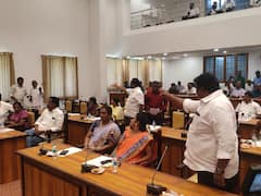 சேலம் மாநகராட்சி மாமன்ற கூட்டத்தில் திமுக கவுன்சிலர்களிடையே கடும் வாக்குவாதம் - காரணம் என்ன..?