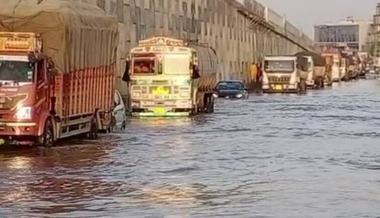 There was heavy rain in Banaskantha district Rain: બનાસકાંઠા જિલ્લામાં ધોધમાર વરસાદ, અમદાવાદ-આબુ હાઇવે પર પાણી ભરાતા પાંચ કિલોમીટર સુધી ટ્રાફિકજામ