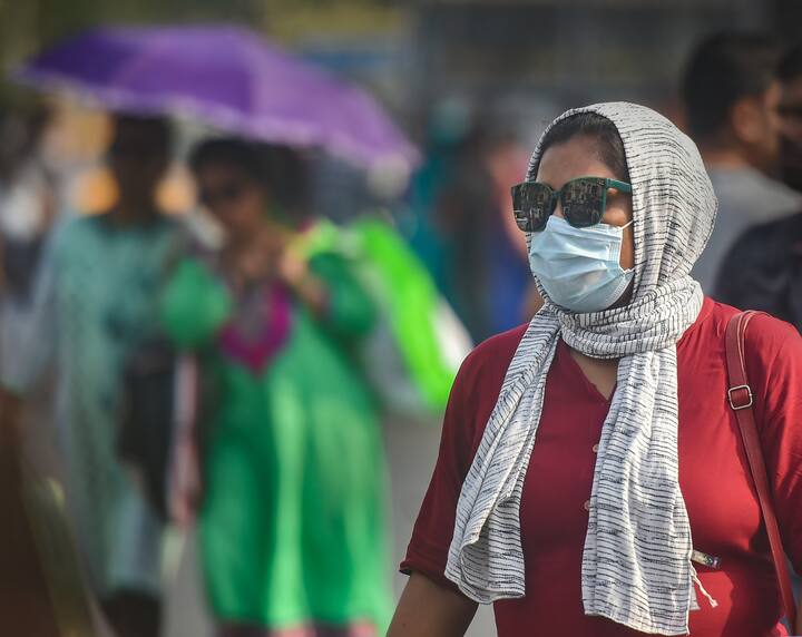 ১০ জুন পর্যন্ত রাজ্যে তাপপ্রবাহ চলবে  গরম কমা দূরের কথা, ১ থেকে ২ ডিগ্রি বাড়তে পারে তাপমাত্রা। এমনটাই বলছে আবহাওয়া দফতর।
