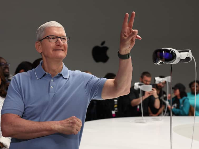 Apple CEO Tim Cook denied Apple credit card for four time here's the details Apple CEO Tim Cook: ஆள்மாறாட்ட பிரச்னை..! ஆப்பிள் சிஇஒ டிம் குக்கின் கிரெடிட் கார்ட் விண்ணப்பம் நிராகரிப்பு.. இதுதான் காரணமாம்