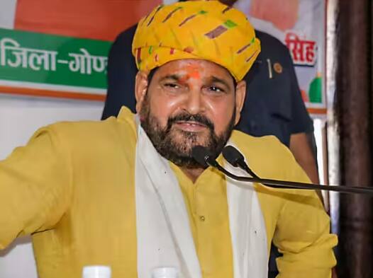 delhi-police-reached-house-of-bjp-mp-brij-bhushan-singh-in-up-gonda-statements-of-people-were-recorded-wrestlers-allegations ਪਹਿਲਵਾਨਾਂ ਦੇ ਮਾਮਲੇ 'ਚ ਕਾਰਵਾਈ, ਬ੍ਰਿਜਭੂਸ਼ਣ ਸਿੰਘ ਦੇ ਯੂਪੀ ਵਾਲੇ ਘਰ ਪਹੁੰਚੀ SIT, ਪਰਿਵਾਰ ਸਮੇਤ 12 ਦੇ ਬਿਆਨ ਦਰਜ