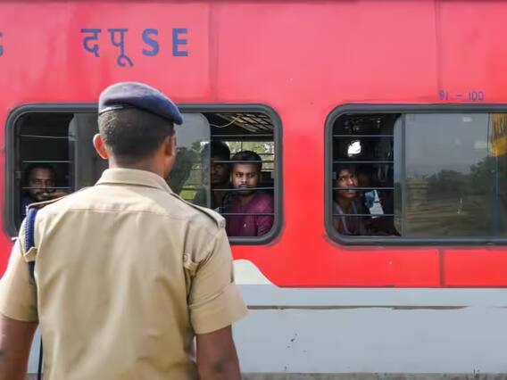 Odisha Tragedy : ओडिशा दुर्घटनेनंतर हजारो प्रवाशांकडून रेल्वे तिकीटे रद्द, काँग्रेसचा दावा; IRCTC ने सांगितले सत्य Odisha Tragedy : ओडिशा दुर्घटनेनंतर हजारो प्रवाशांकडून रेल्वे तिकीटे रद्द, काँग्रेसचा दावा; IRCTC ने सांगितले सत्य