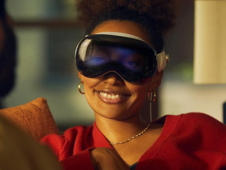 Apple Vision Pro Launch WWDC 2023 Features Specifications How It Is Different Vision Pro: Apple Has Introduced Its First VR Glasses Under The Garb Of 'Spatial Computing'. Here's What's 'Different'