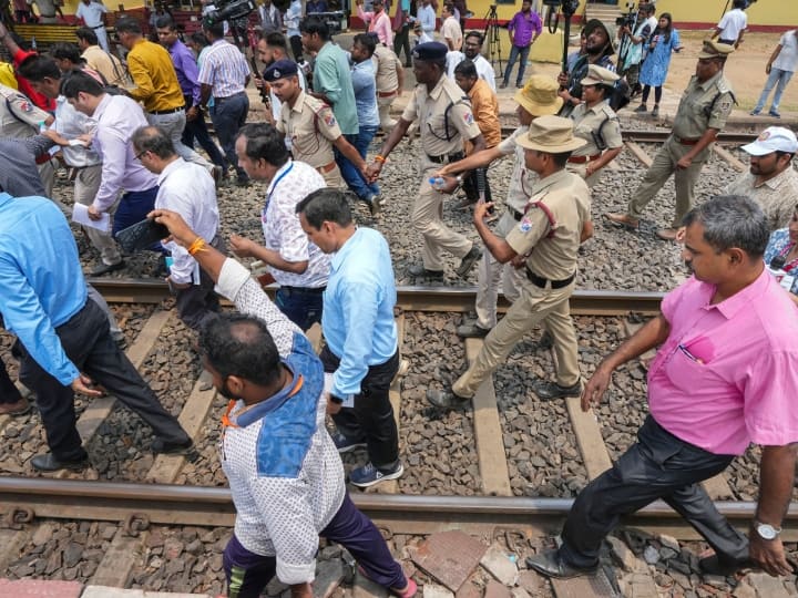 Odisha Train Accident Coromandel Express CBI files FIR and started investigation of Balasore train crash Odisha Train Accident: ओडिशा रेल हादसे के मामले में CBI ने दर्ज की FIR, घटनास्थल का किया दौरा