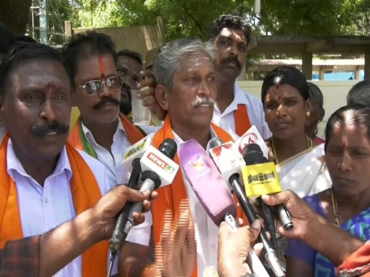 நெல்லை ஆட்சியர் அலுவலகம் முன் பெண்களும் கள் குடித்து நூதன போராட்டம் - காரணம் என்ன?
