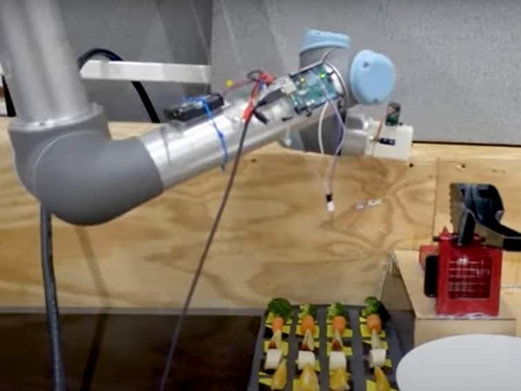 Robot Chef Prepares Dishes After Learning From Videos. WATCH