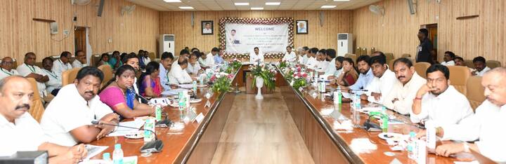 సమీక్ష సమావేశానికి హజరయిన అధికారులు
