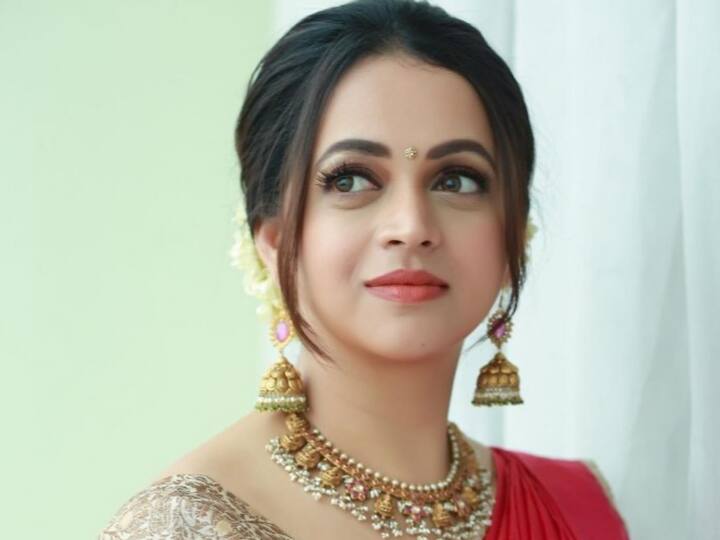 இன்று பிறந்தநாள் காணும் தீபாவளி நடிகை பாவனாவிற்கு பலரும் வாழ்த்து தெரிவித்து வருகின்றனர்.