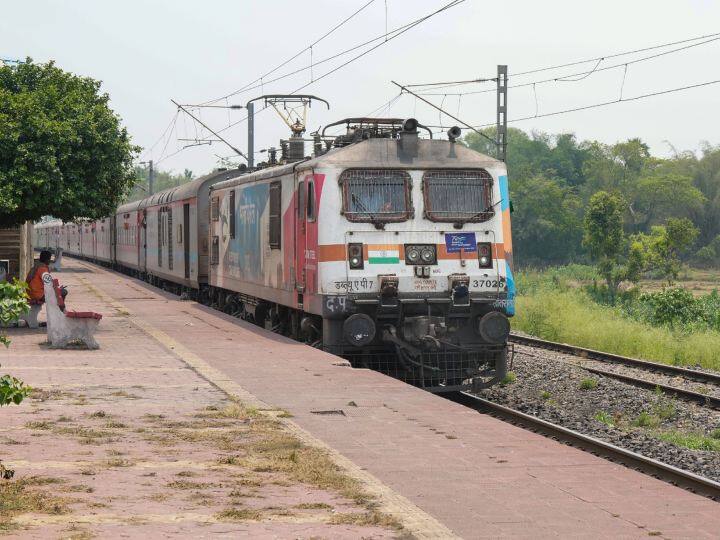 Coromandel Express: ट्रेन हादसे के 4 दिन बाद कोरोमंडल एक्सप्रेस एक बार फिर चली, 30 किलोमीटर प्रति घंटा थी रफ्तार