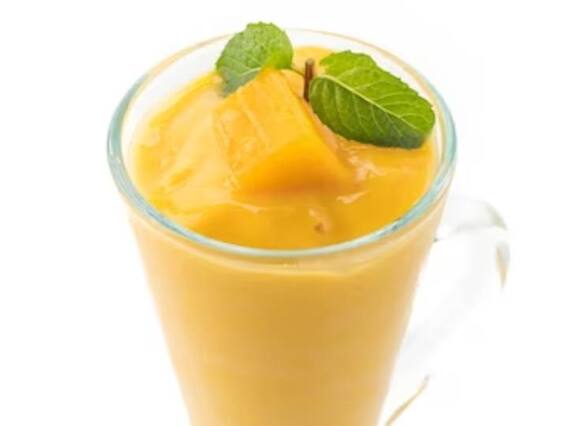 Mango Mint Lassi Recipe: आम के लस्सी में मिंट का फ्लेवर मिल जाए तो फिर क्या कहना, दिल और दिमाग दोनों खुश
