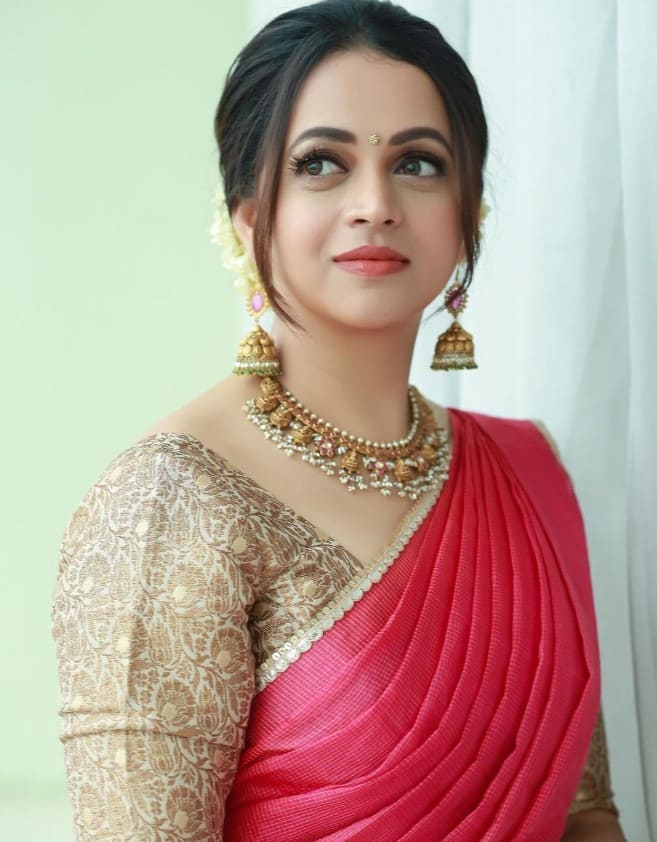 தனது 16 வயதில் நம்மால் என்ற மலையாள படம் மூலமாக சினிமா உலகில் அறிமுகமானவர் பாவனா.