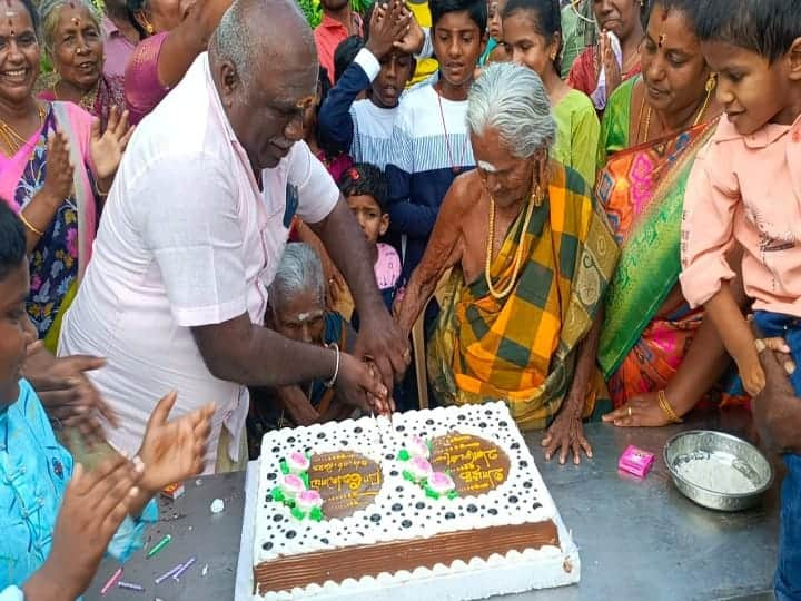 A 98-year-old woman who has seen four generations celebrates her birthday with her 105-year-old sister Madurai: நான்கு தலைமுறைகள்... தங்கைக்கு 98; அக்காவுக்கு 105 -  வயதால் திரும்பி பார்க்க வைக்கும் மூதாட்டிகள்