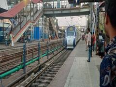 Vande Bharat Train: पटना पहुंचते ही वंदे भारत ट्रेन के साथ लोग लेने लगे सेल्फी, तस्वीरों में देखिए आरामदायक सीट से लेकर लग्जरी टॉयलेट तक