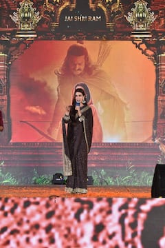 Kriti Sanon Photos : వెండితెర సీత - 'ఆదిపురుష్' ప్రీ రిలీజ్‌లో హుందాగా, పద్దతిగా!