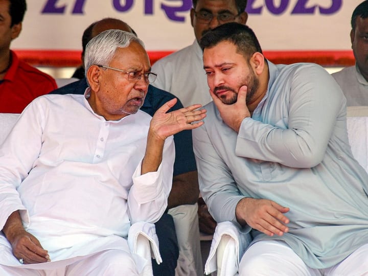 Party Break Between CM Nitish Kumar and Tejashwi Yadav HAM Santosh Manjhi Gave Big Statement ann Bihar Politics: नीतीश कुमार और तेजस्वी में होने जा रही टूट? JDU के विधायक RJD के साथ जाएंगे, HAM का बड़ा बयान