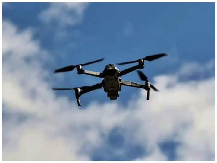 Firozpur DC Released Order in Border Area, Ban DJ Playing and Drone Flying Firozpur News: फिरोजपुर में अब शाम 5 बजे बाद नहीं बज सकेगा डीजे, ना उड़ा सकेंगे ड्रोन, नियम तोड़ा तो पुलिस लेगी सख्त एक्शन