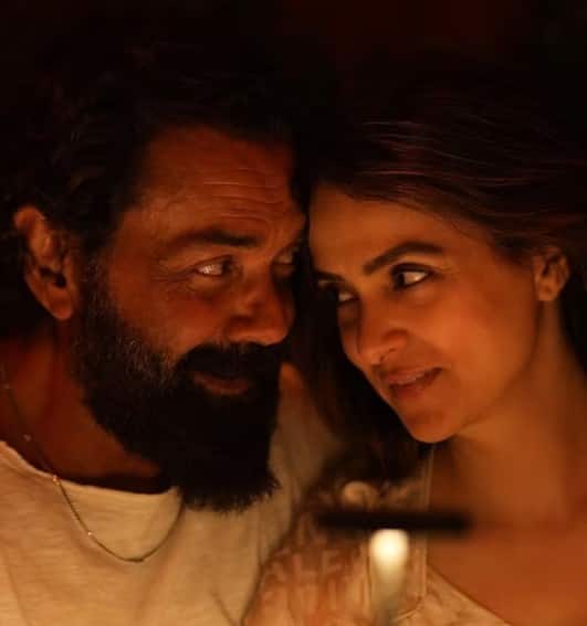 ਬੌਬੀ ਦਿਓਲ ਦੀਆਂ ਪਤਨੀ ਤਾਨੀਆਂ ਨਾਲ ਰੋਮਾਂਟਿਕ Pics