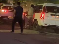 राजस्थान: पंचर टायर होने के बाद भी गाड़ी दौड़ाते रहे बदमाश, युवक को गोली मारने के बाद पुलिस पर फायरिंग