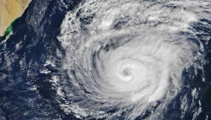 Biparjoy Cyclone changed its course and slowly tracked in north-northeast direction during the last 12 hours Cyclone Biporjoy Update weather update Biparjoy Cyclone : बिपरजॉय चक्रीवादळाने मार्ग बदलला! तीव्रता वाढली, तौक्ते चक्रीवादळानंतरचं सर्वात शक्तीशाली चक्रीवादळ