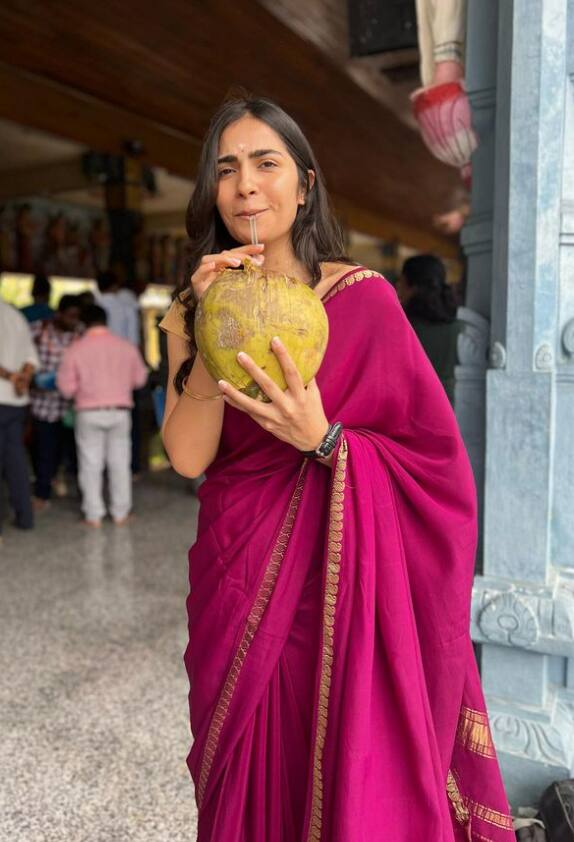ருக்மினி இதற்கு முன்னால் கன்னட படங்களில் நடித்துள்ளார் என்பது குறிப்பிடதக்கது.