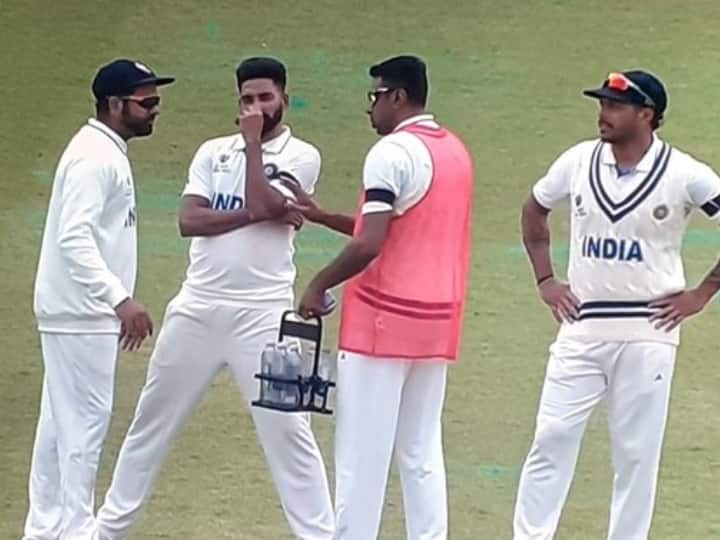 Ravichandran Ashwin was seen giving ‘tips’ to captain Rohit Sharma during drinks break, Video Wire