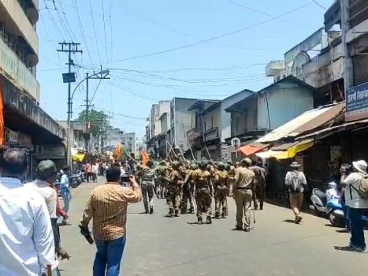 Aurangzeb Status: वॉट्सएप पर लगाई औरंगजेब की फोटो, कोल्हापुर में बवाल, हिंदू संगठनों के प्रदर्शन पर लाठीचार्ज kolhapur Aurangzeb photo Status Hindu organizations gather at Chhatrapati Shivaji Maharaj Chowk police started taking action Aurangzeb Status: वॉट्सएप पर लगाई औरंगजेब की फोटो, कोल्हापुर में बवाल, हिंदू संगठनों के प्रदर्शन पर लाठीचार्ज