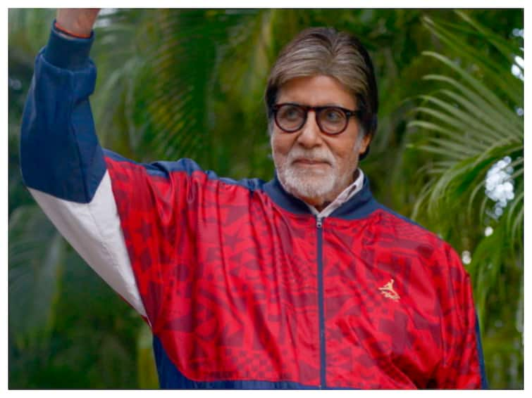 Amitabh Bachchan Reveals Why He Greets Fans At Jalsa Barefoot Every Sunday: 'You Got A Problem With That !!??' Amitabh Bachchan On Why He Greets Fans At Jalsa Barefoot: 'You Got A Problem With That !!??'