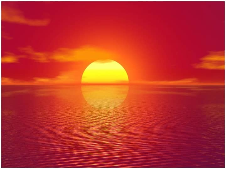 Original Colour of Sun: जब भी आप सूरज की तरह देखने की कोशिश करते हैं या फिर कहीं फोटो में देखते हैं तो सूरज का रंग पीला, लाल या नारंगी होता है. लेकिन हकीकत में ऐसा नहीं है. 