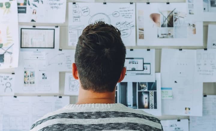 অন্য কেউ নয়, নিজের গুরুত্ব নিজে বুঝুন। আত্মবিশ্বাসকে টাল খেতে দেবেন না। বাইরের কেউ আপনার মূল্য নির্ধারণ করে দেবেন, এমনটা হতে দেবেন না। নিজেকে সম্মান করতে হবে আপনাকেই।