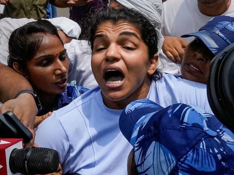 Wrestlers Protest Will Agree To Govt Proposal If Everyone Gives Consent Sakshi Malik meeting amit shah anurag thakur brij bhushan Wrestlers' Protest: Will Agree To Govt Proposal If Everyone Gives Consent, Says Sakshi Malik