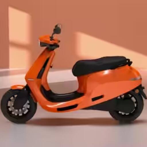 Ola ਦਾ Ola S1 Pro ਇਲੈਕਟ੍ਰਿਕ ਸਕੂਟਰ ਘਰੇਲੂ ਇਲੈਕਟ੍ਰਿਕ ਸਕੂਟਰ ਬਾਜ਼ਾਰ 'ਚ ਦੂਜੀ ਸਭ ਤੋਂ ਵੱਡੀ ਕੰਪਨੀ ਹੈ। ਇਹ ਇਲੈਕਟ੍ਰਿਕ ਸਕੂਟਰ 0-40 km/h ਦੀ ਰਫਤਾਰ ਫੜਨ 'ਚ ਸਿਰਫ 3 ਸਕਿੰਟ ਦਾ ਸਮਾਂ ਲੈਂਦਾ ਹੈ।