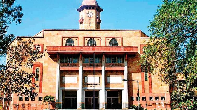 University Scandal: 17 AC stolen by employees in gujarat university for animation department Uni Scandal: ગુજરાત યૂનિવર્સિટીમાં કર્મચારીઓનો મોટો ખેલ, ડિપાર્ટમેન્ટમાંથી એક-બે નહીં 17 એસી કરી દીધા ગાયબ