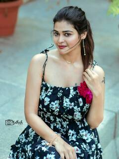 Dharsha Gupta : ‘ஏன் என்றால் உன் பிறந்தநாள்..’ இன்ஸ்டா குயின் தர்ஷா குப்தாவிற்கு ஹாப்பி பர்த்டே!