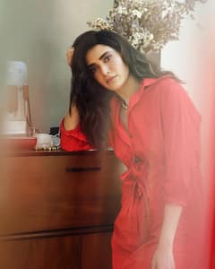 Karishma Tanna Photos: 'స్కూప్' వెబ్ సిరీస్ తో ట్రెండింగ్ లో ఉన్న కరిష్మా తన్నా బ్యూటిఫుల్ పిక్స్