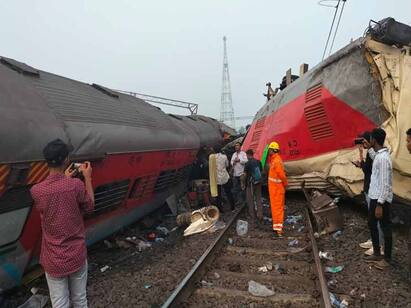 Odisha Train Accident Survivor Wakes Up in Mortuary Filled With Corpses Odisha Train Accident: கொஞ்சம் தண்ணி கொடுங்க..’ : மீட்பு பணியாளரிடம் கெஞ்சிய நபர்.. ஒடிஷா பிணவறையில் அதிர்ச்சி..