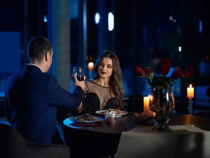 how to impress a girl on a first date know the trick फर्स्ट ट्राई में ही इंप्रेस हो जायेगी आपकी लेडी लव...अगर आप इन 6 बातों को कर लेंगे फॉलो!