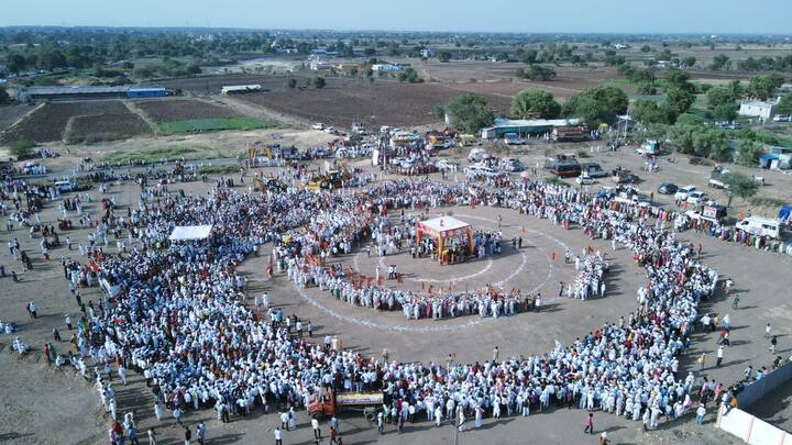 Sant Nivruttinath Palkhi : संत निवृत्तीनाथांच्या पालखीचा पहिला रिंगण सोहळा सिन्नरजवळील दातली गावात पार पडला.