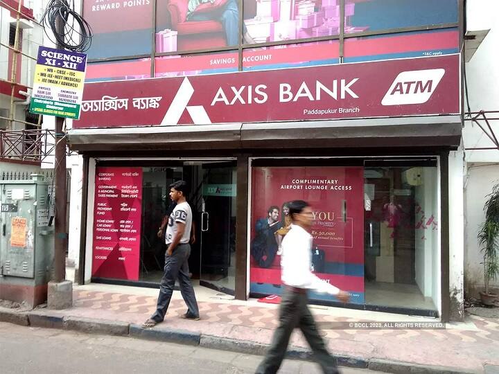 Axis Bank Market Cap crosses 3 trillion rupees mark becomes 5 Indian lender to achieve this Axis Bank MCap: रिकॉर्ड हाई पर पहुंचा एक्सिस बैंक का शेयर, एमकैप निकला 3 लाख करोड़ के पार