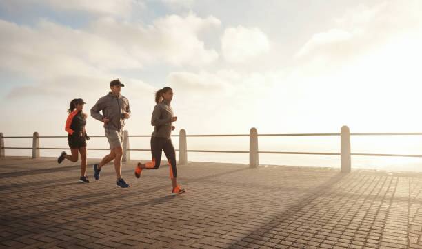 தசைகளை வலுப்படுத்துதல், இருதய ஆரோக்கியத்தை மேம்படுத்துதல், ஏராளமான கிலோஜூல்களை எரித்தல் மற்றும் ஆரோக்கியமான எடையை பராமரித்தல் என உடல் நலத்திற்கு சிறந்ததாக ஓடுதல் இருக்கிறது.