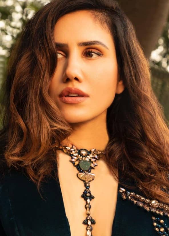 सोनाली आज अपने लॉन्ग टाइम बॉयफ्रेंड अशेष सजनानी से प्राइवेट सेरेमनी में सात फेरे लेंगी.