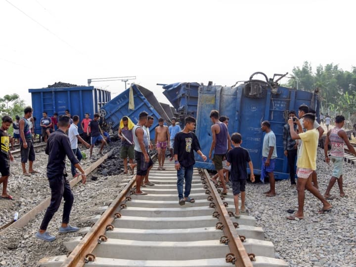 Goods train derails in Assams Kamrup district six people died in Odisha in Jajpur Road railway station accident Train Accident: बालासोर के बाद अब ओडिशा के जाजपुर में हादसा, 6 मजदूरों की ट्रेन से कटकर मौत, असम में भी मालगाड़ी पटरी से उतरी