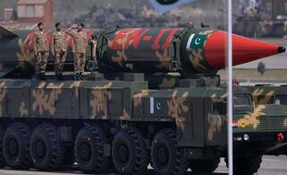Pakistan Atom Bomb: Know if Pakistan Sells All the Nuclear Weapons, How Much money Will Get Pakistan Atom Bomb: શું સાચે જ તેના પરમાણું બોમ્બ વેચવા જઈ રહ્યું છે પાકિસ્તાન?