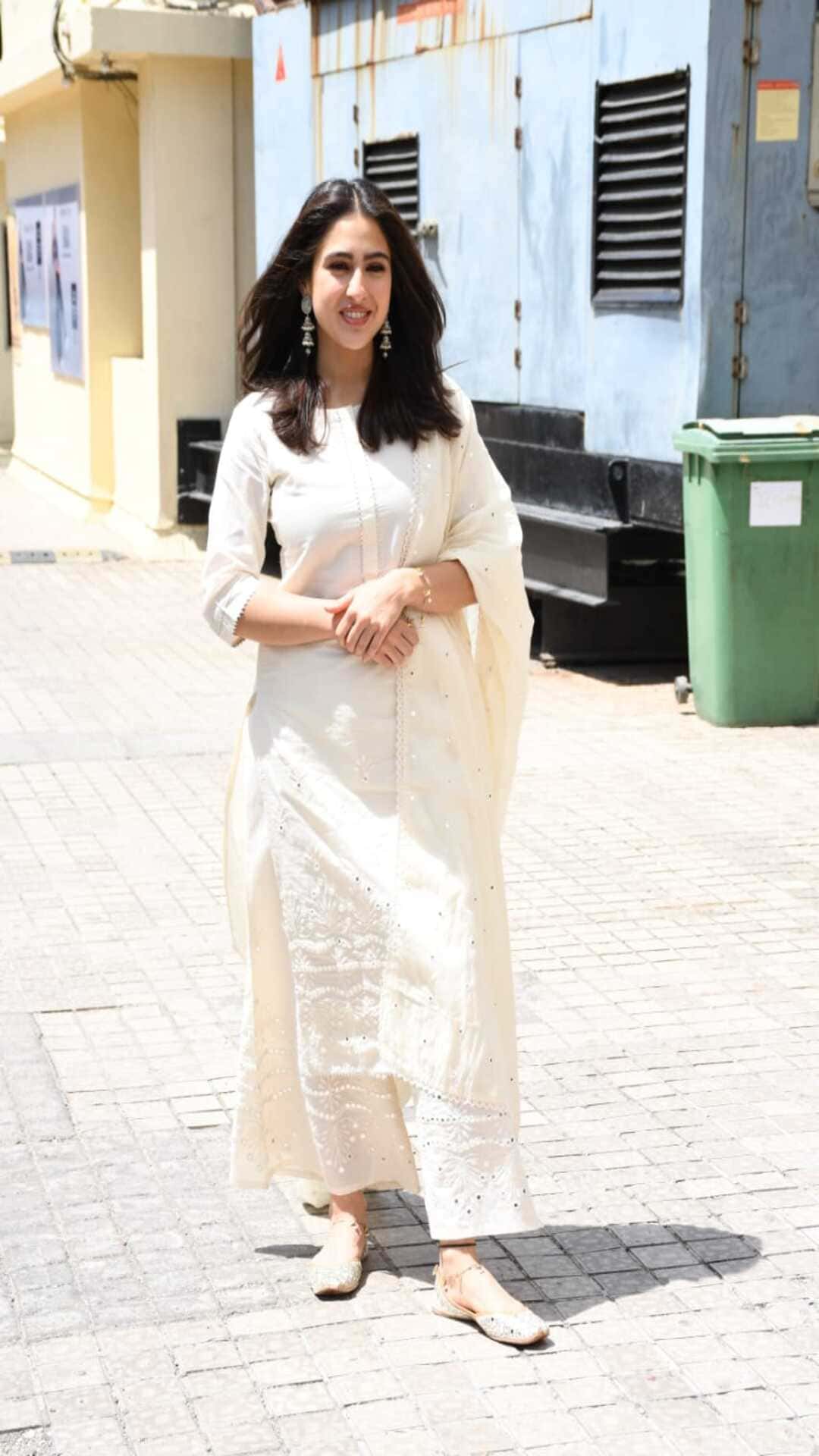 How To Style Your White Kurti ! – Thesubtleriyality