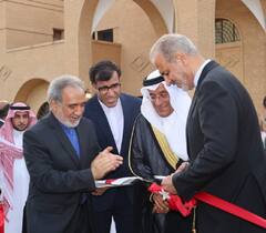 Iran Saudi Arabia Relations: दो धुर-विरोधी मुस्लिम देशों में अब हुई दोस्ती, 7 साल बाद ईरान ने सऊदी अरब में खोली एम्बेसी