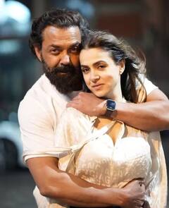 Bobby Deol: ਬੌਬੀ ਦਿਓਲ ਦੀ ਪਤਨੀ ਤਾਨੀਆ ਹੈ ਬੇਹੱਦ ਖੂਬਸੂਰਤ, ਇਹ ਰੋਮਾਂਟਿਕ ਤਸਵੀਰਾਂ ਮੋਹ ਲੈਣਗੀਆਂ ਦਿਲ